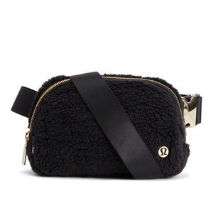 Lululemon Everywhere Belt Bag Fleece